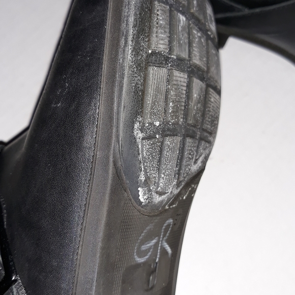 Umberto Raffini black leather buckle ankle boots. Size 6.5 - Picture 9 of 12